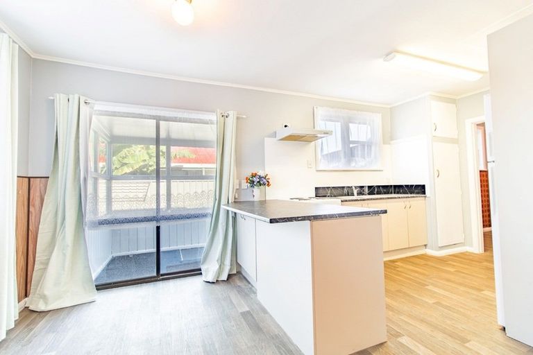 Photo of property in 22 Willis Street, Bader, Hamilton, 3206