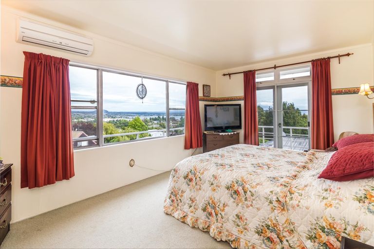 Photo of property in 87 Acacia Bay Road, Nukuhau, Taupo, 3330