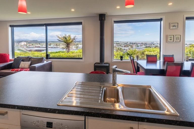 Photo of property in 37 Whitcombe Terrace, Hokitika, 7810