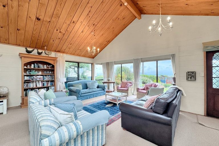 Photo of property in 123 Marine Parade, Eastbourne, Lower Hutt, 5013