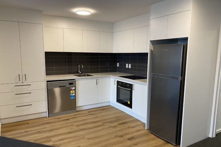 Photo of property in Amuri Park Apartments, 4/280 Bealey Avenue, Christchurch Central, Christchurch, 8013