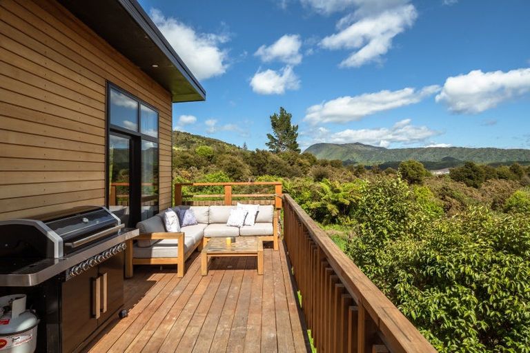 Photo of property in 30 Waimarama Street, Waikawa, Picton, 7220