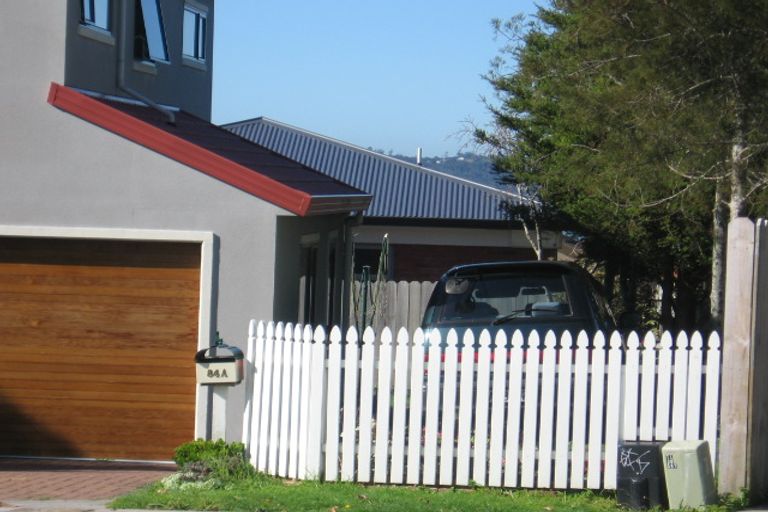 Photo of property in 84a Wiseley Road, West Harbour, Auckland, 0618