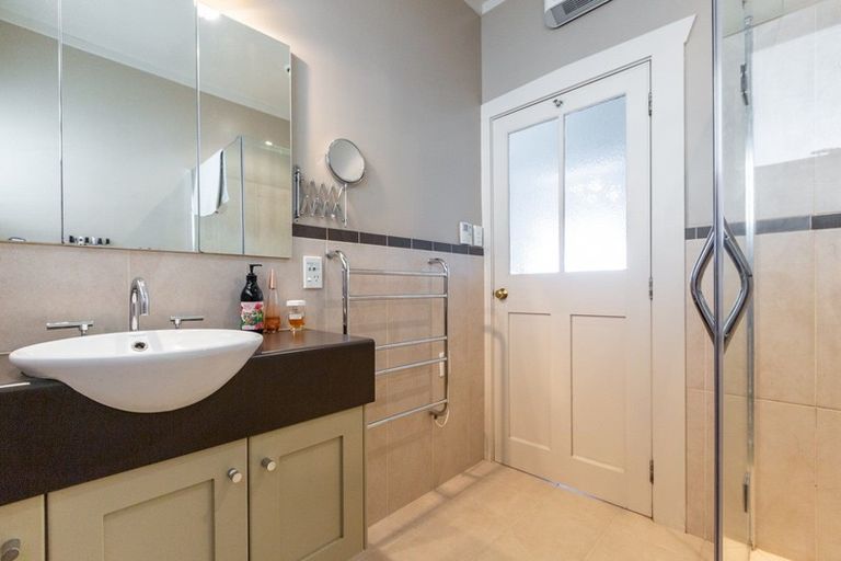 Photo of property in 30 Seapoint Road, Bluff Hill, Napier, 4110