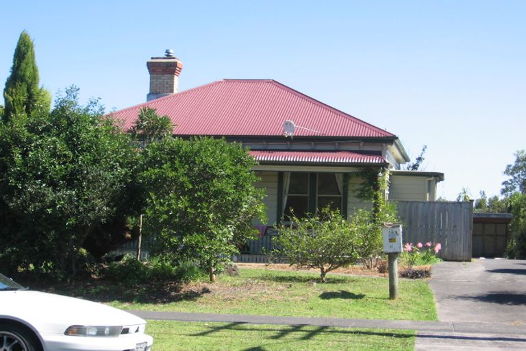 Photo of property in 25 Balmain Road, Birkenhead, Auckland, 0626