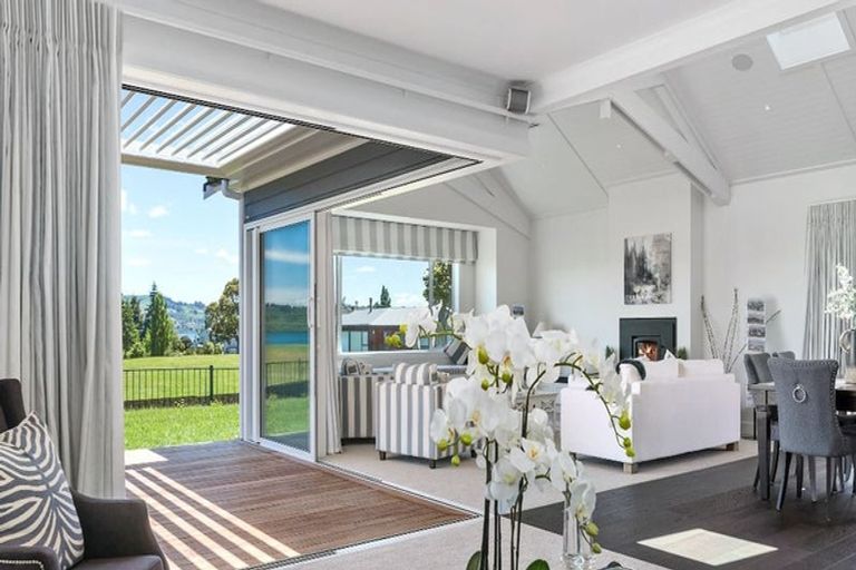 Photo of property in 14 Round Hill Rise, Cracroft, Christchurch, 8022