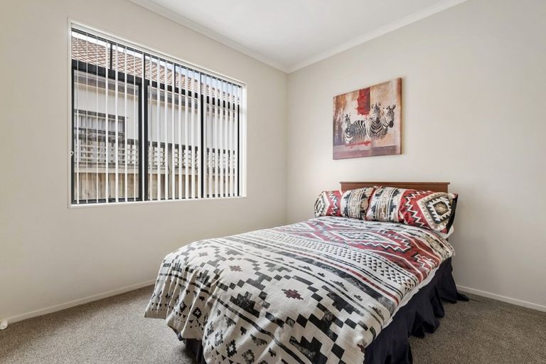 Photo of property in 24 Villanova Place, Albany, Auckland, 0632