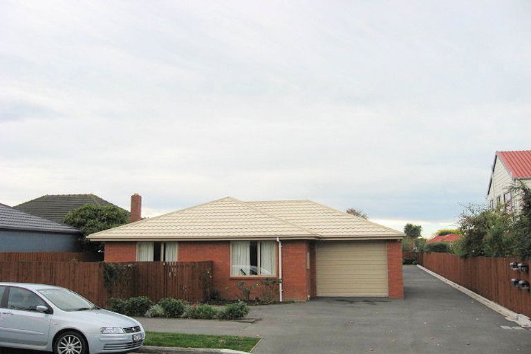 Photo of property in 4/108 Yaldhurst Road, Sockburn, Christchurch, 8042