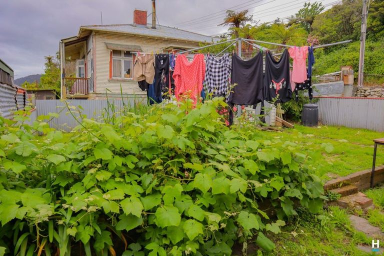 Photo of property in 21 Thompson Street, Greymouth, 7805