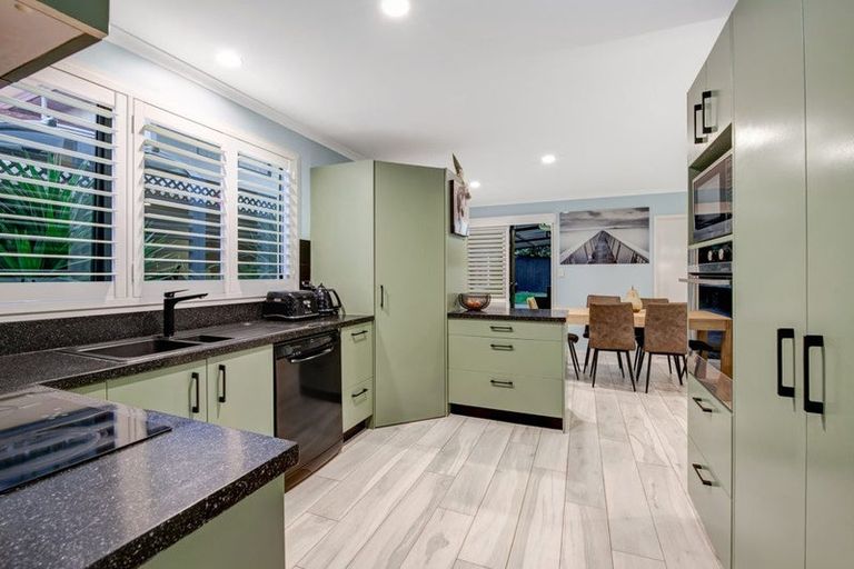 Photo of property in 6 Coral Court, Gulf Harbour, Whangaparaoa, 0930