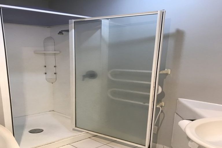 Photo of property in Terrace Garden Apartments, 1e/120 The Terrace, Wellington Central, Wellington, 6011