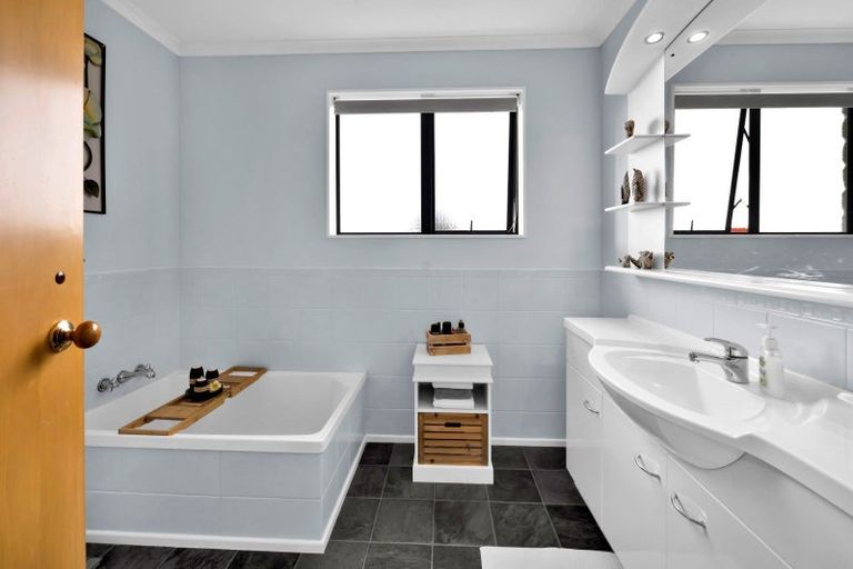 Photo of property in 104 Pembroke Road, Pembroke, Stratford, 4332