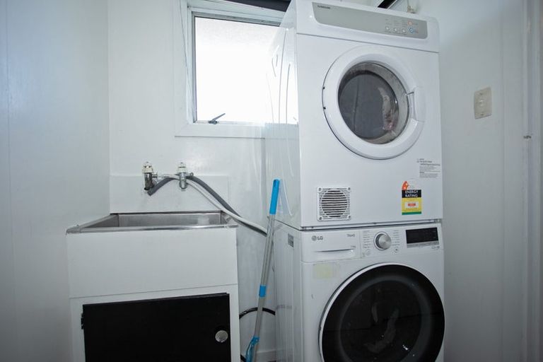 Photo of property in 16 Kingswood Road, Brookfield, Tauranga, 3110