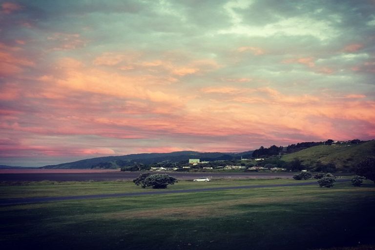 Photo of property in 122 Maunsell Road, Port Waikato, Tuakau, 2695