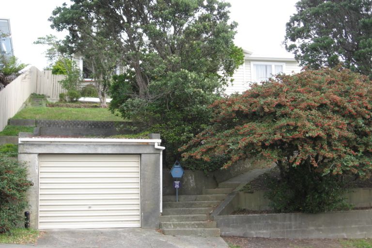 Photo of property in 87 Kenmore Street, Newlands, Wellington, 6037
