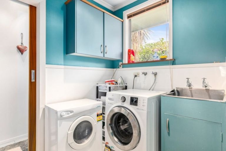 Photo of property in 21 Crofton Road, Harewood, Christchurch, 8051