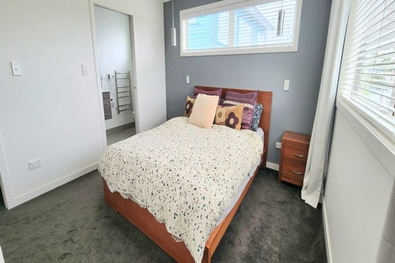 Photo of property in 33 Petherick Crescent, Johnsonville, Wellington, 6037