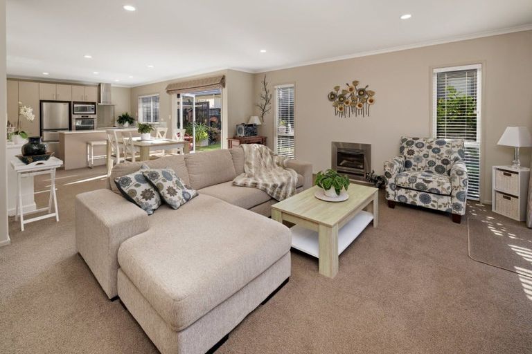 Photo of property in 16 Bridgewater Way, Pyes Pa, Tauranga, 3112