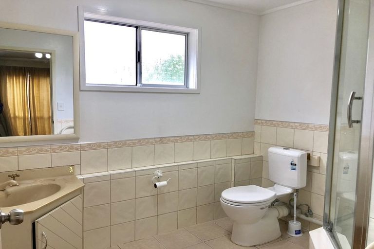 Photo of property in 36 Kurnell Drive, Botany Downs, Auckland, 2010