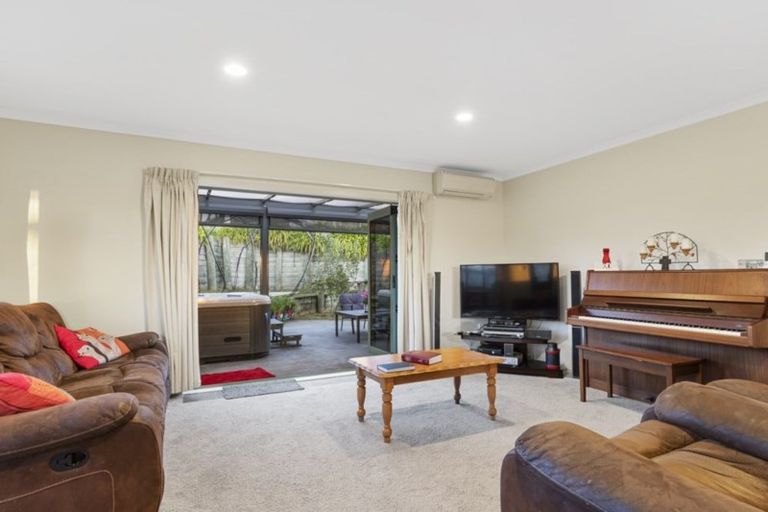 Photo of property in 8 Mynah Place, Welcome Bay, Tauranga, 3112