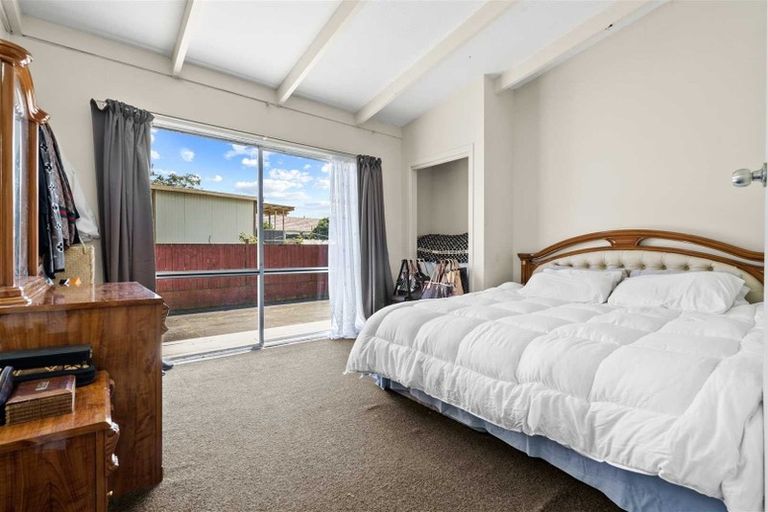 Photo of property in 102 Beaumonts Way, Manurewa, Auckland, 2102