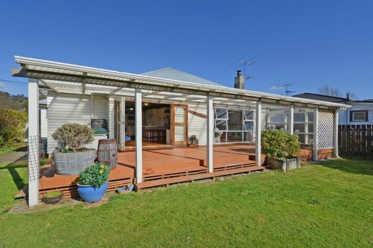Photo of property in 38 Seddon Street, Wallaceville, Upper Hutt, 5018