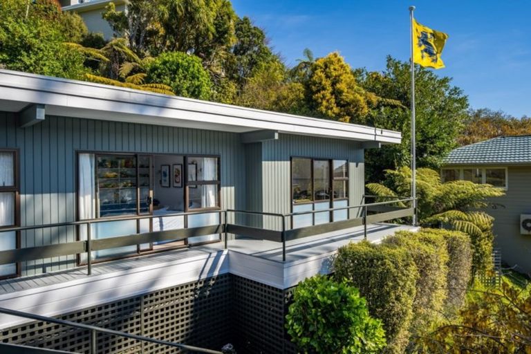 Photo of property in 6 Walter Road, Lowry Bay, Lower Hutt, 5013