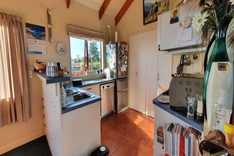 Photo of property in 92 Matai Street, Castlecliff, Whanganui, 4501