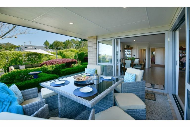 Photo of property in 69 Hillcrest Road, Hatfields Beach, Orewa, 0931