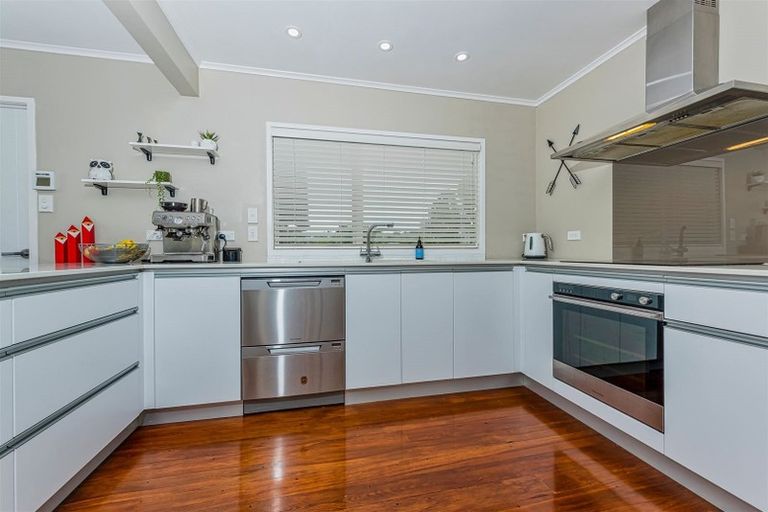 Photo of property in 18 Belvedere Court, West Harbour, Auckland, 0618