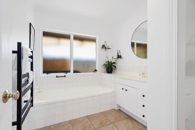 Photo of property in 11 Bush Haven Drive, Te Kamo, Whangarei, 0112