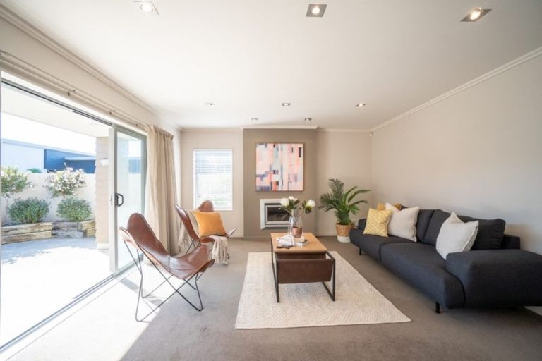 Photo of property in 21 Rosalie Terrace, Kelvin Grove, Palmerston North, 4414