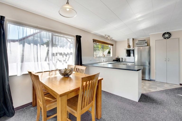 Photo of property in 8b Windlesham Place, Wakefield, 7025