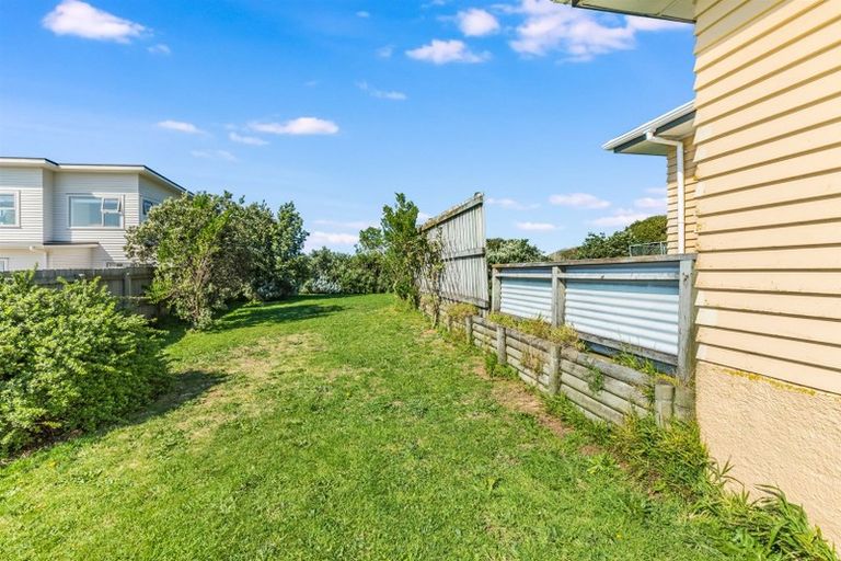 Photo of property in 67 Pikarere Street, Titahi Bay, Porirua, 5022