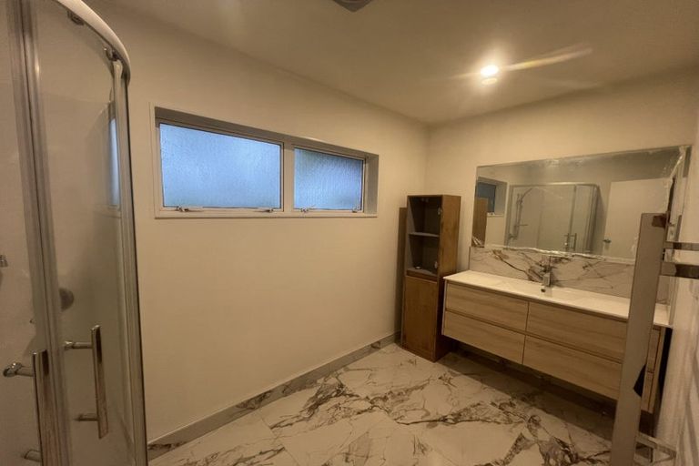 Photo of property in 3a Christina Avenue, Te Atatu South, Auckland, 0602