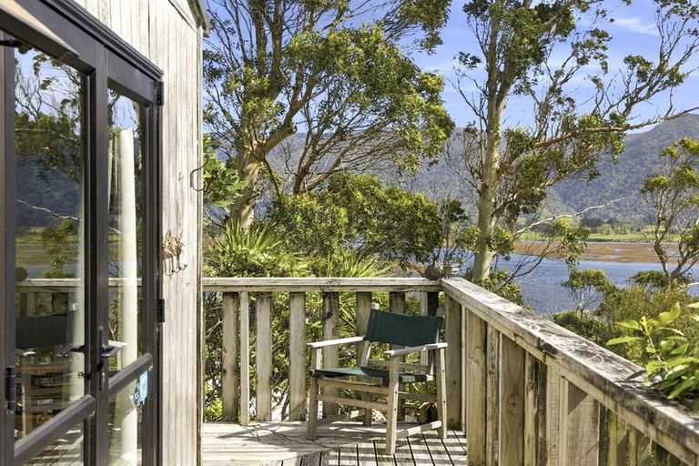 Photo of property in 23 Gibbs Road, Collingwood, 7073