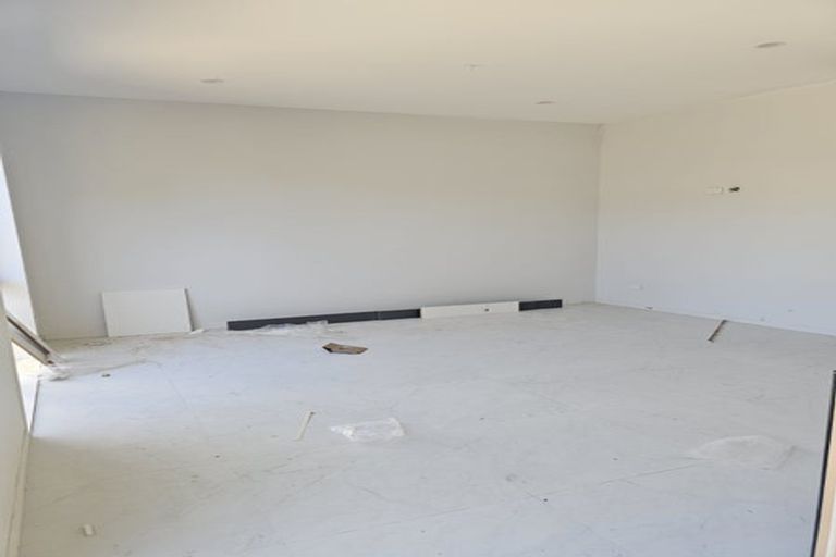 Photo of property in 52c Hutchinsons Road, Bucklands Beach, Auckland, 2014