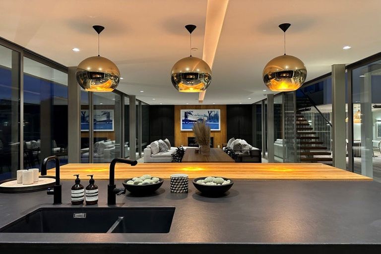 Photo of property in 45 Taumata Road, Omaha, 0986