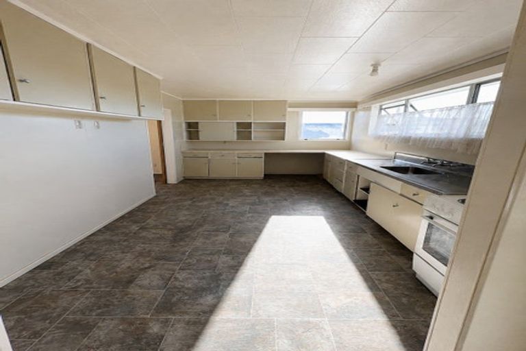 Photo of property in 25 Waitangi Street, Tokomaru Bay, 4079