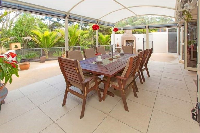 Photo of property in 36 Kittiwake Drive, Schnapper Rock, Auckland, 0632