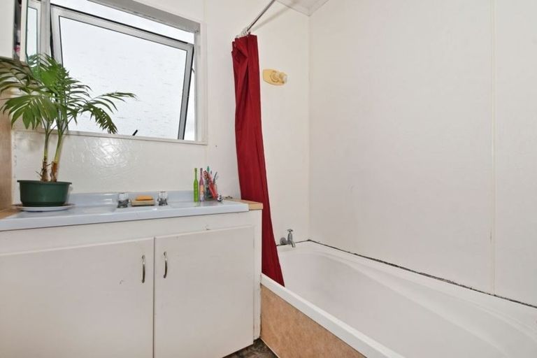 Photo of property in 46b View Road, Hikurangi, 0114