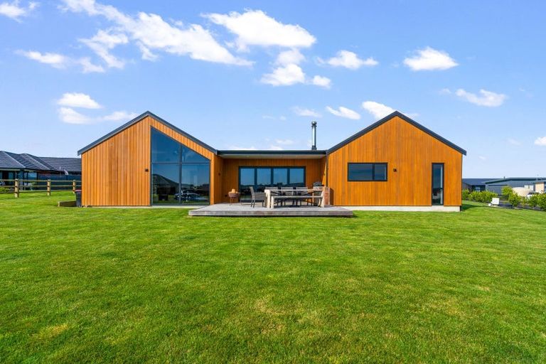 Photo of property in 16 Chatham Rise, Seaward Bush, Invercargill, 9812