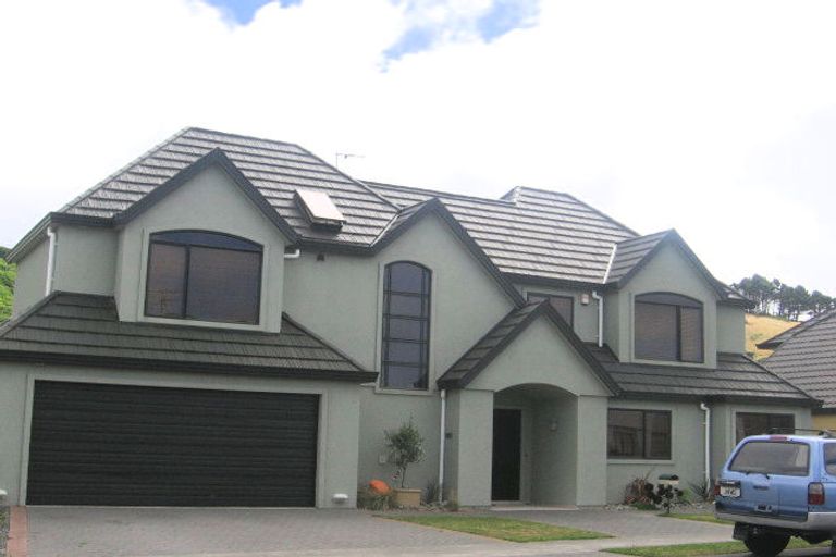 Photo of property in 28 Waterhouse Drive, Brooklyn, Wellington, 6021