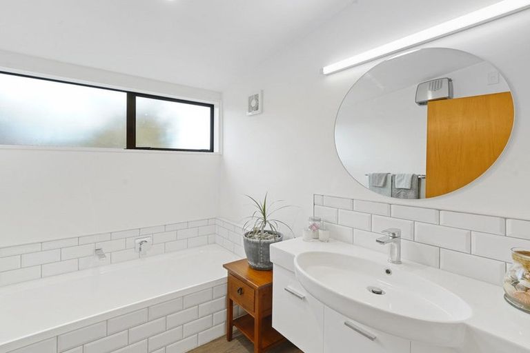 Photo of property in 10 Thurlestone Place, Burnside, Christchurch, 8053