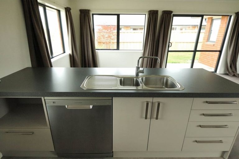 Photo of property in 73 Barnes Street, Pegasus, 7612