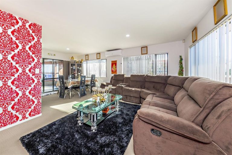 Photo of property in 84 Robert Skelton Place, Clendon Park, Auckland, 2103