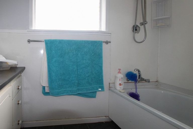 Photo of property in 74 Hull Street, South Hill, Oamaru, 9400