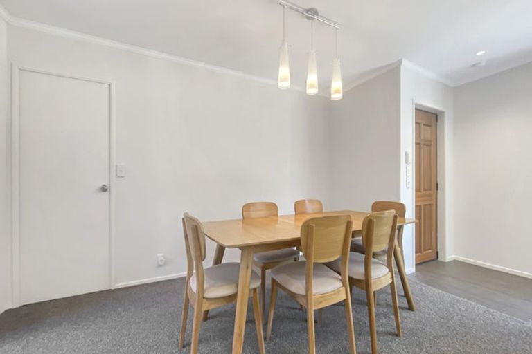 Photo of property in 14a Carbine Road, Mount Wellington, Auckland, 1060