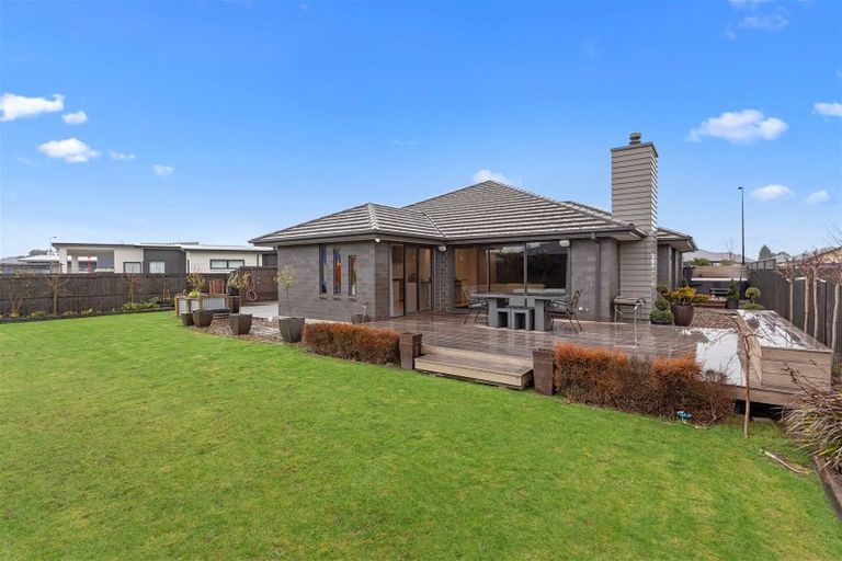 Photo of property in 6 Benjes Place, Woodend, 7610