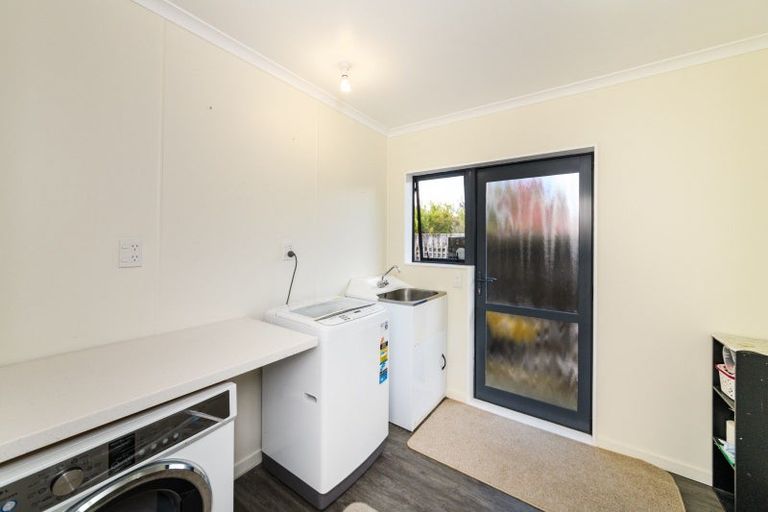 Photo of property in 155 Schnell Drive, Kelvin Grove, Palmerston North, 4414